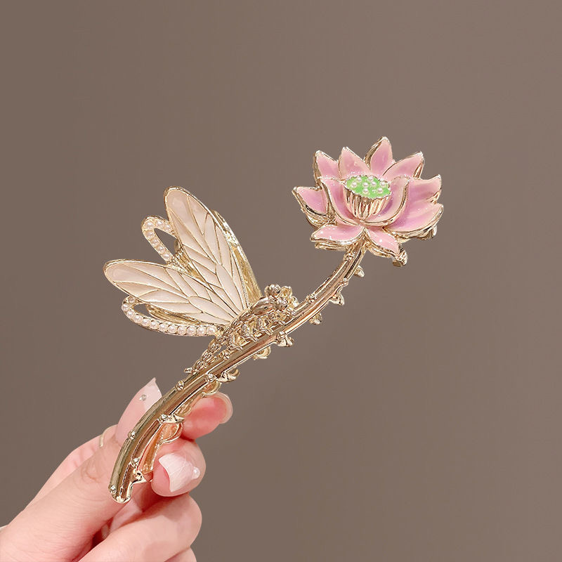 The traditional Chinese style hair clip with fresh lotus flowers, classical elegance and retro style, the children's back head updo shark clip, a high-end feel full figure