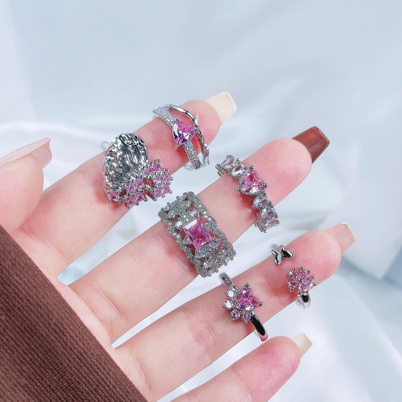 Sweet and cool pink diamond heart-shaped opening ring for women, with a unique design sense, light luxury, fashionable, exquisite and individual index finger ring details Picture