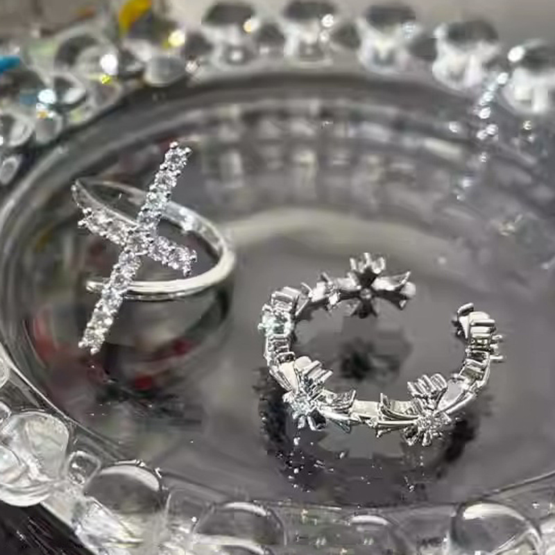 French gentle zircon cross open ring, a high-end ring with a cold and elegant feminine style, a personalized index finger ring trend Application Scenario