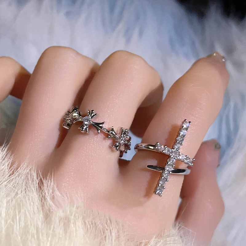 French gentle zircon cross open ring, a high-end ring with a cold and elegant feminine style, a personalized index finger ring trend full figure