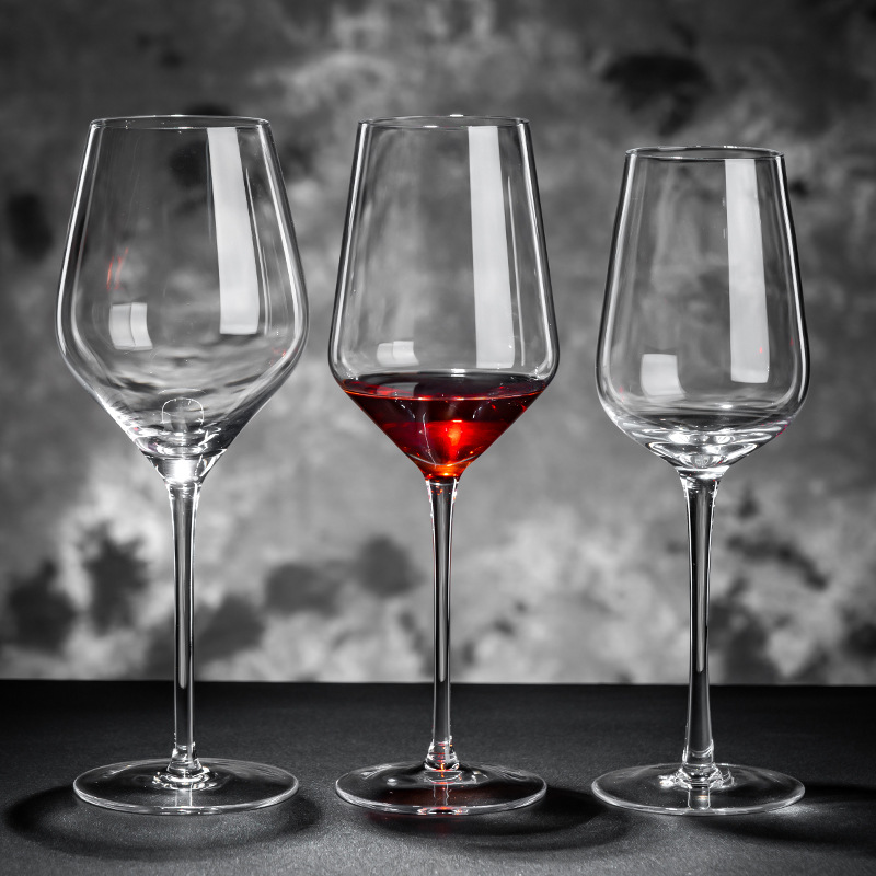 A set of high-end crystal red wine glasses for hotel commercial use, with a high level of appearance. It is a light luxury high-end wine glass Specification drawing