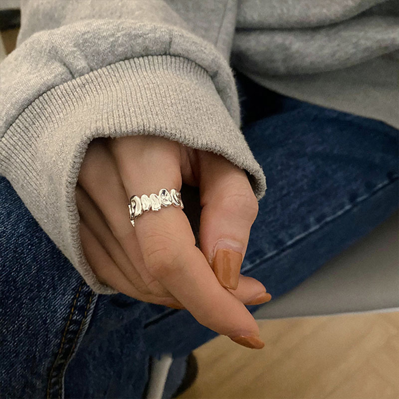 Korean-style niche design pleated ring, a simple and fashionable, individualistic and versatile open-mouth ring for women on Instagram full figure