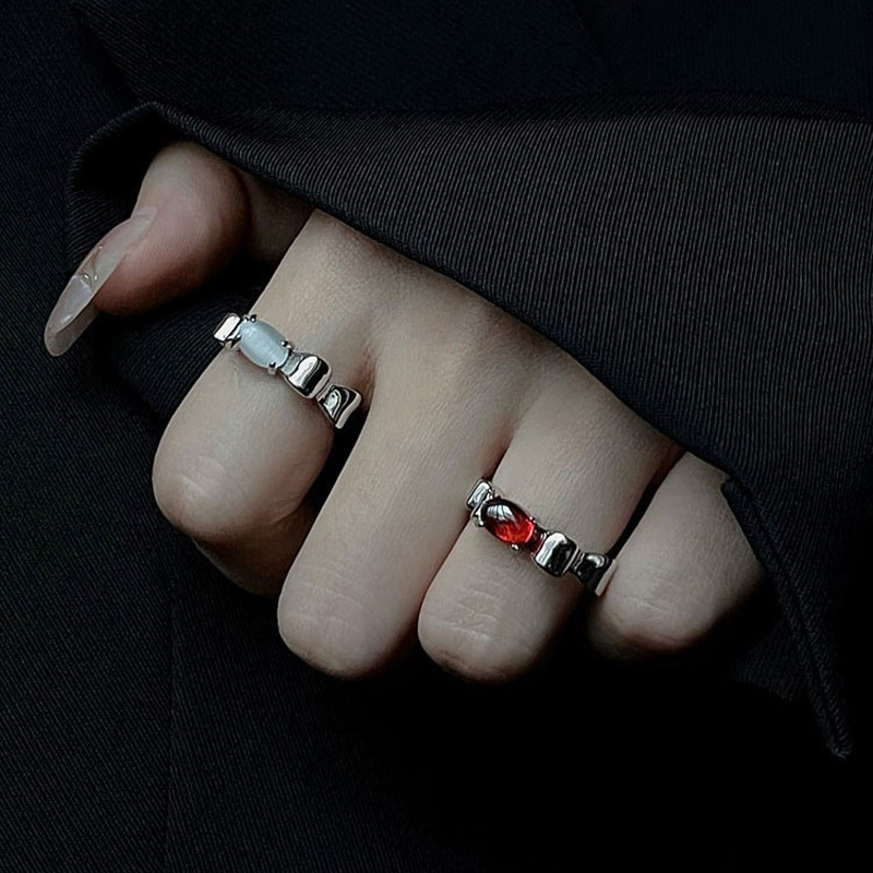 Irregular pleated opal open ring, a niche design for women, with a cold style and a high-end, light luxury and individual ring trend full figure