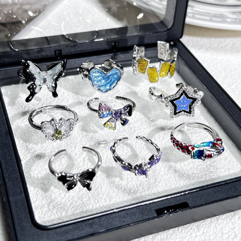 Sweet and cool Korean-style butterfly drip glaze high-end open ring, a unique and niche design for women, a cold and elegant style ring Application Scenario