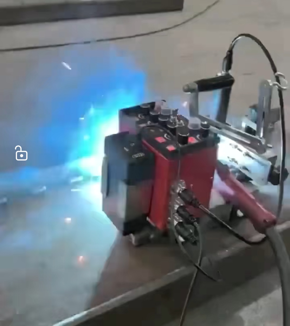 The KA-HE9Pro swing welding trolley is a horizontal fillet welding and vertical vertical fillet welding trolley for H-shaped steel box columns undefined