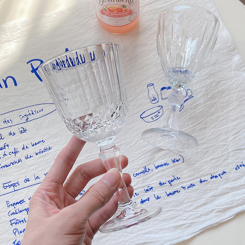 European-style household glass wine glass set, engraved champagne glass, whisky highball glass, wine glass Application Scenario