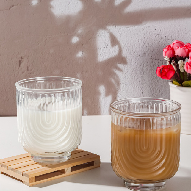 American iced latte coffee cup, striped small U juice cup, water cup, beverage cup, milk tea cup, creative cold brew coffee cup Application Scenario