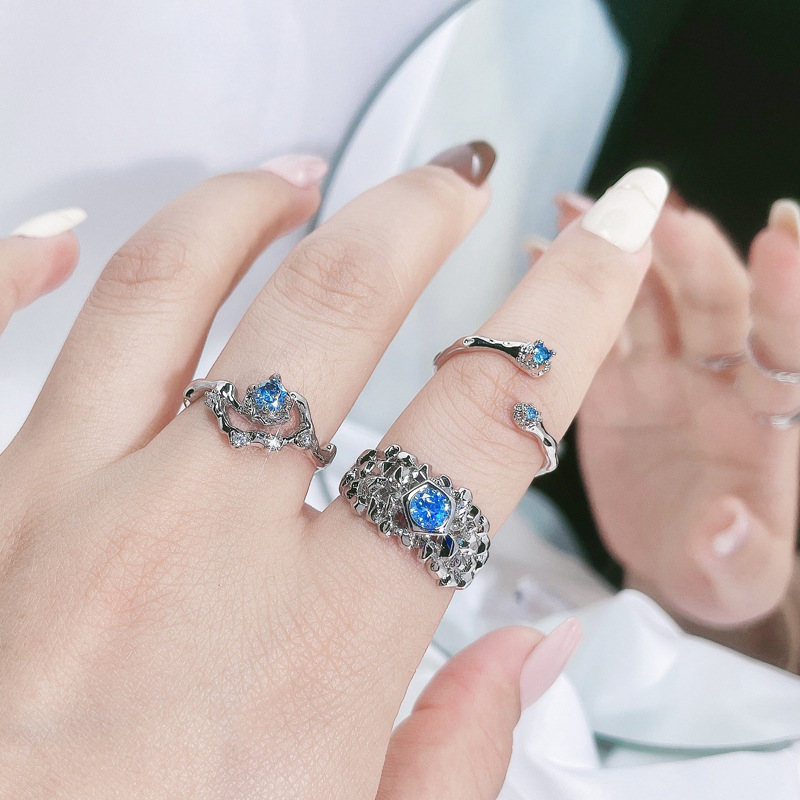 A high-end, irregular sea blue zircon open ring for women, a light luxury and fashionable style, versatile, simple and individual ring Application Scenario