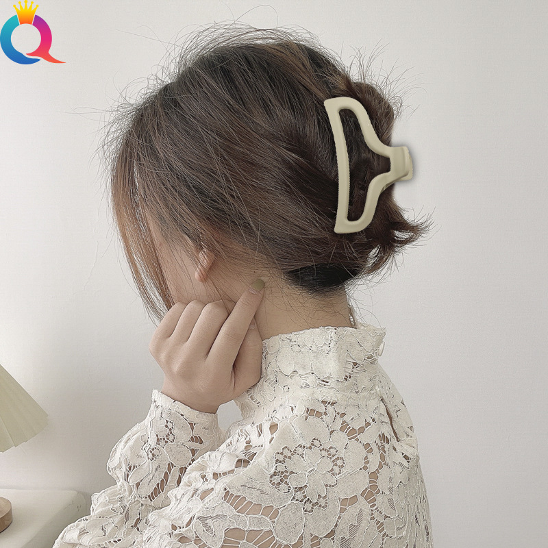 Qiyue Korean frosted fish tail grab clip, hollowed-out retro versatile hair clip, back head updo hair wash shark clip hair clip Specification drawing