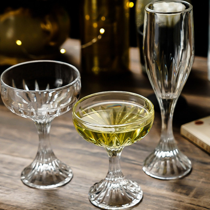 Crystal-engraved tall glass, champagne glass, cocktail glass, ice cream creative glass, cocktail glass full figure