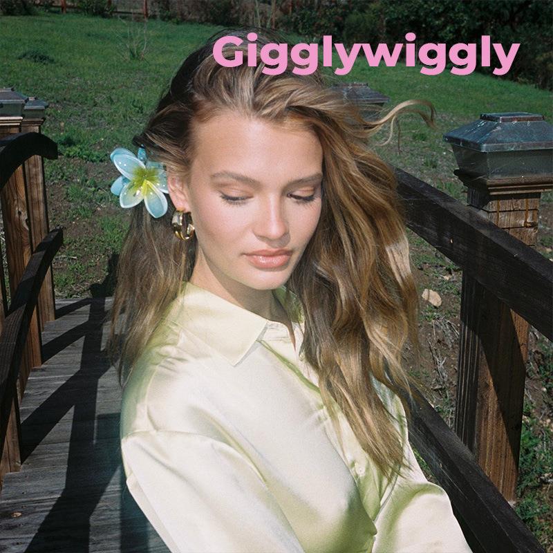 Cross-border colored frellia hair clips, new gradient grab clips, high-end flower petal hair clips, hair accessories, shark clips for women Application Scenario