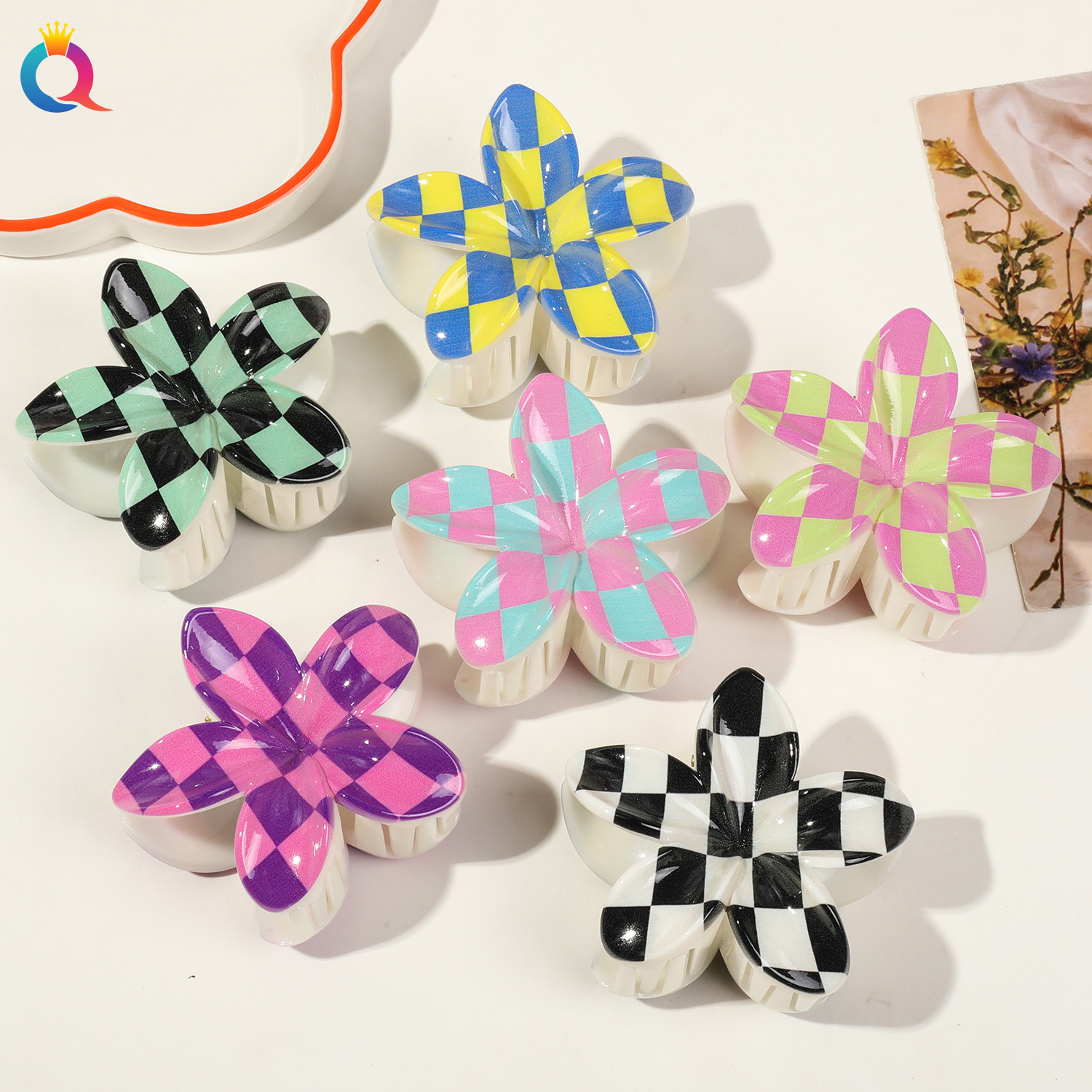 Qiyue Cross-border UV printed fruit grabber, Korean-style high-end egg flower back hair clip, elegant shark clip Application Scenario