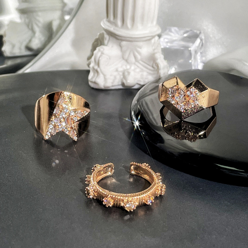 This ins niche design, light luxury rose gold open-top ring exudes a feminine charm and is exquisitely layered for a fashionable index finger ring trend Specification drawing