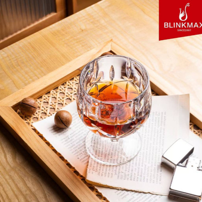 Lizun European-style carved low-stemmed foreign wine glasses, home light luxury retro brandy glasses, tall glasses, whisky glasses and water glasses details Picture