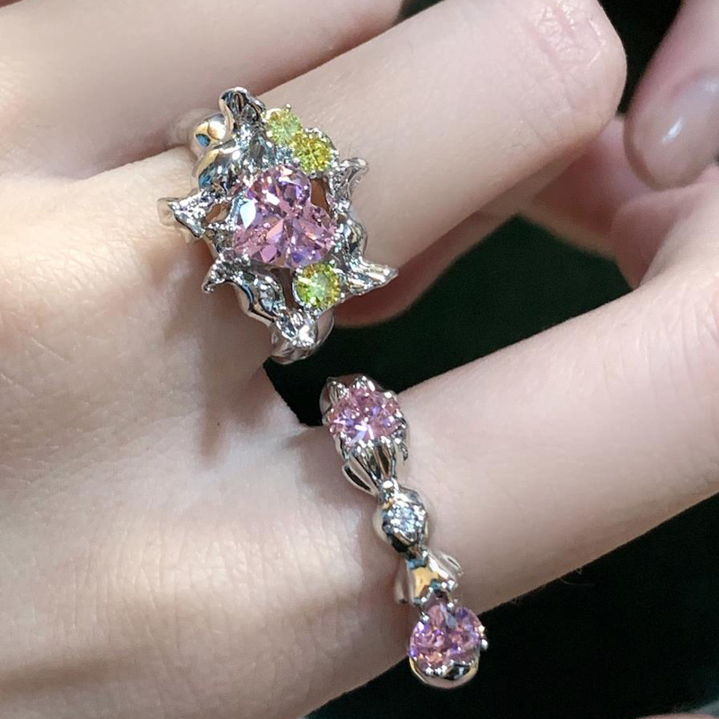 New niche design candy wrapper heart-shaped zircon open ring, a sweet and cool girl's personality, a high-end and luxurious light ring Application Scenario