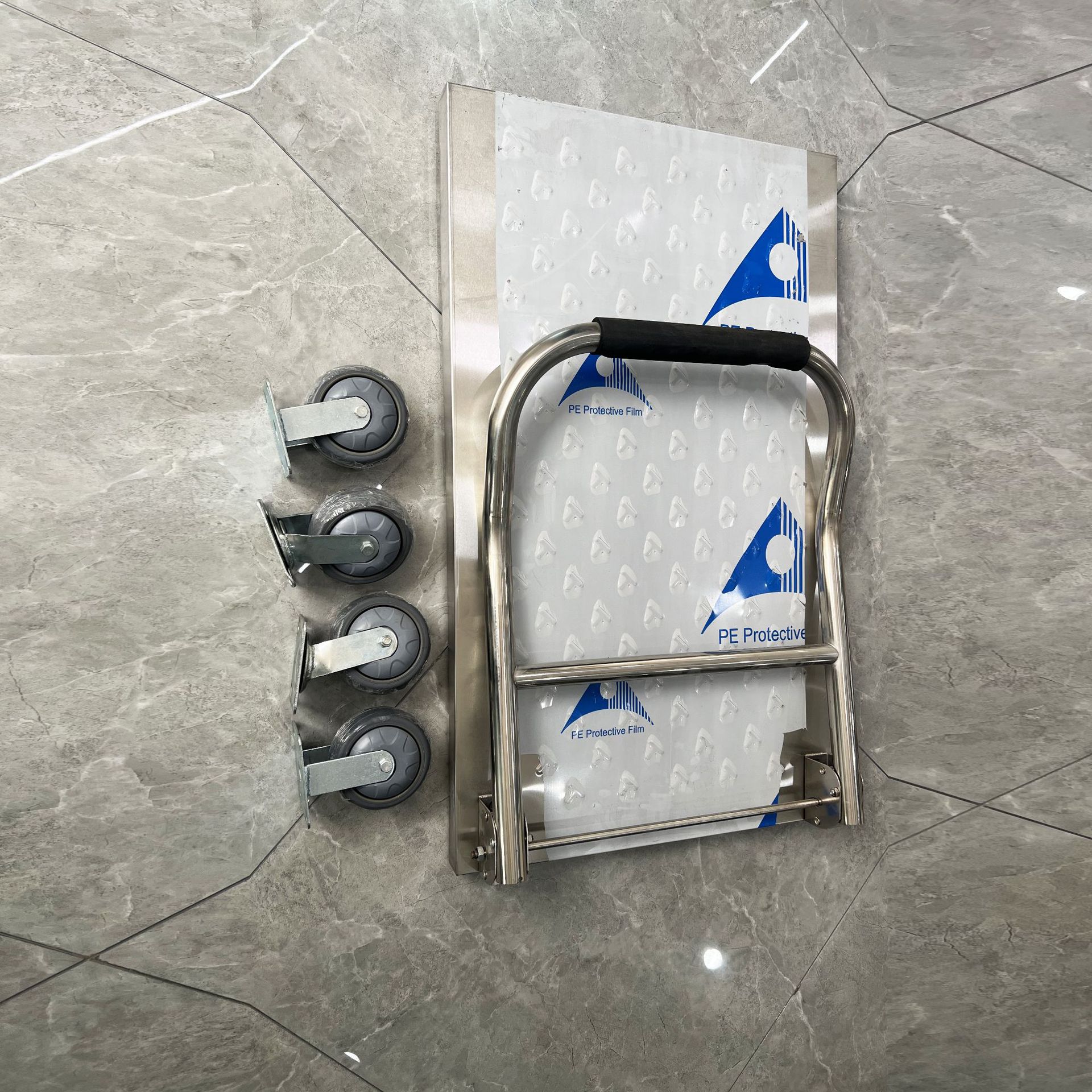 Stainless steel folding flat cart transportation equipment, silent wheel hub, labor-saving trolley, flat cart manufacturer direct delivery Application Scenario