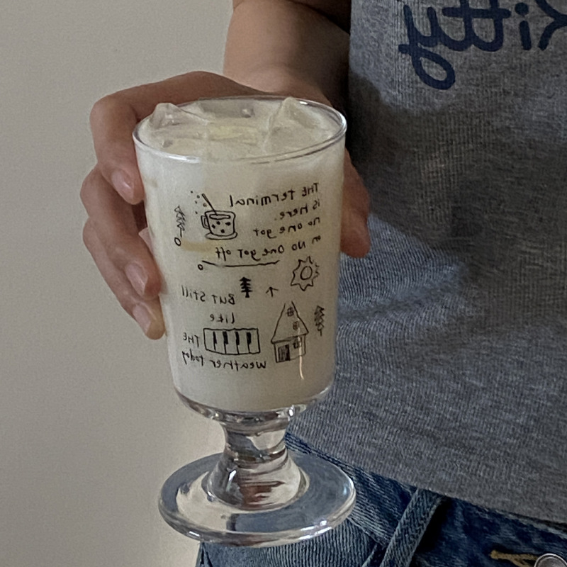 Chinese-style homemade simple line graffiti tall and glass cups, retro and elegant large-capacity water cups and juice cups full figure