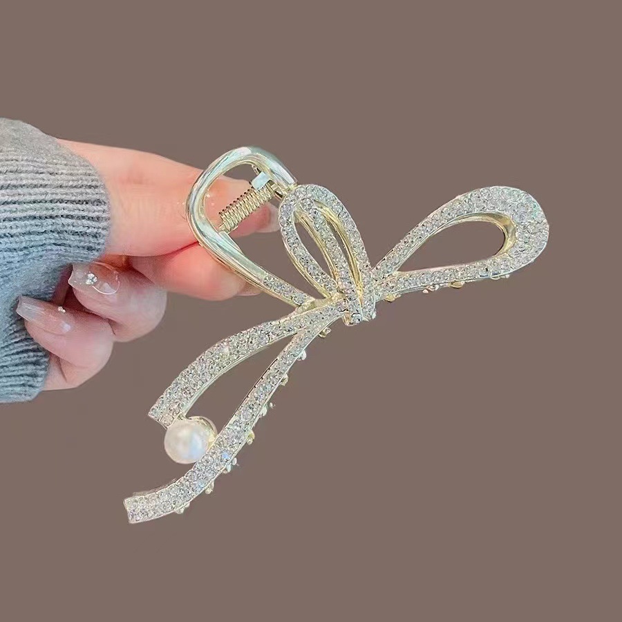 Korean water diamond bow clip, large and high-end style, back head plate hair clip, shark clip, large volume, elegant hair accessory details Picture