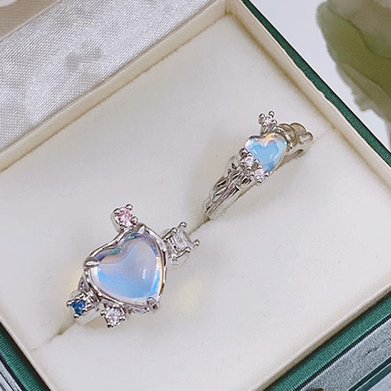 Moonstone heart-shaped ring with an open opening set with colored diamonds, a niche design with a light luxury and high-end feel, zircon ins personalized ring Application Scenario