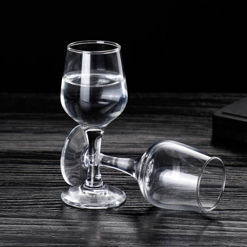 International standard white spirit cup, cold-cut glass white spirit cup, small wine glass, professional wine tasting cup, 50ml for one or two cups Application Scenario