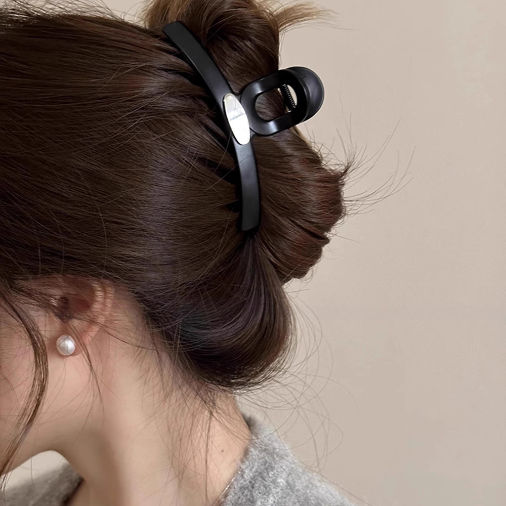 High-end Spring/Summer Gold label grabber Women's 2023 New large hair clip at the back of the head, shark clip, elegant clip hair accessory Specification drawing