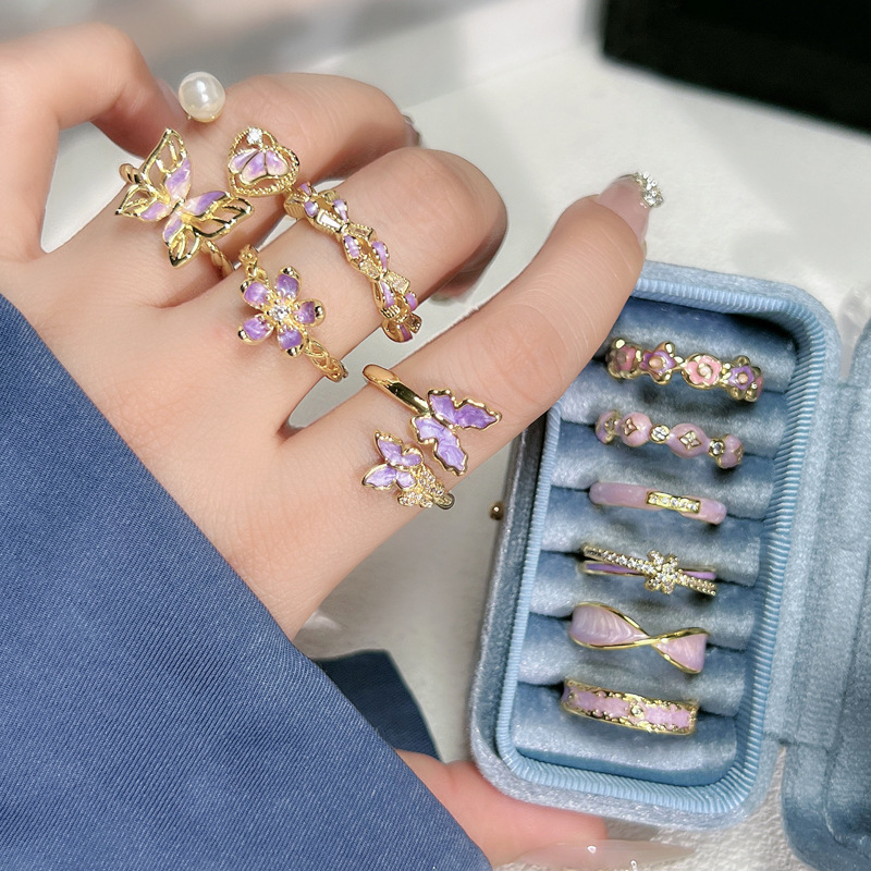 The ethereal purple enamel ring is a unique and niche Korean-style light luxury high-end ring trend for female students in 2025 full figure