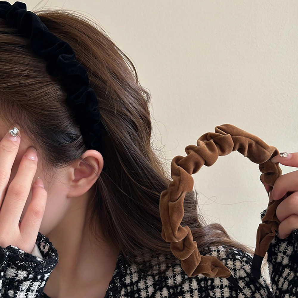 Black coffee-colored velvet high top hairband French retro headband 2025 Spring/Summer new pleated hairband face wash hair accessory full figure