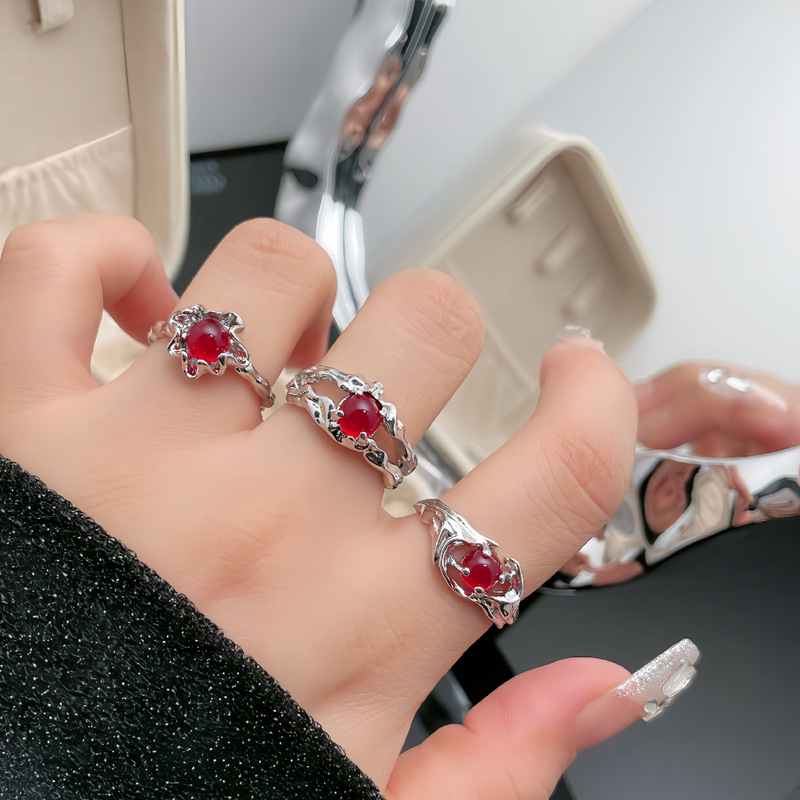 Dark style redstone open ring, women's texture pleated, fashionable, individual and niche design, European and American punk couple rings full figure