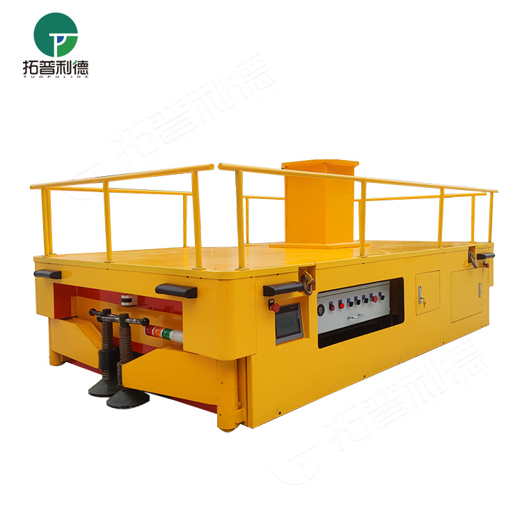 The magnetic strip navigation platform of the indoor and outdoor heavy-duty AGV intelligent material handling vehicle is equipped with a mechanical arm, and the welding accuracy of the workpiece is ±5 Item Picture
