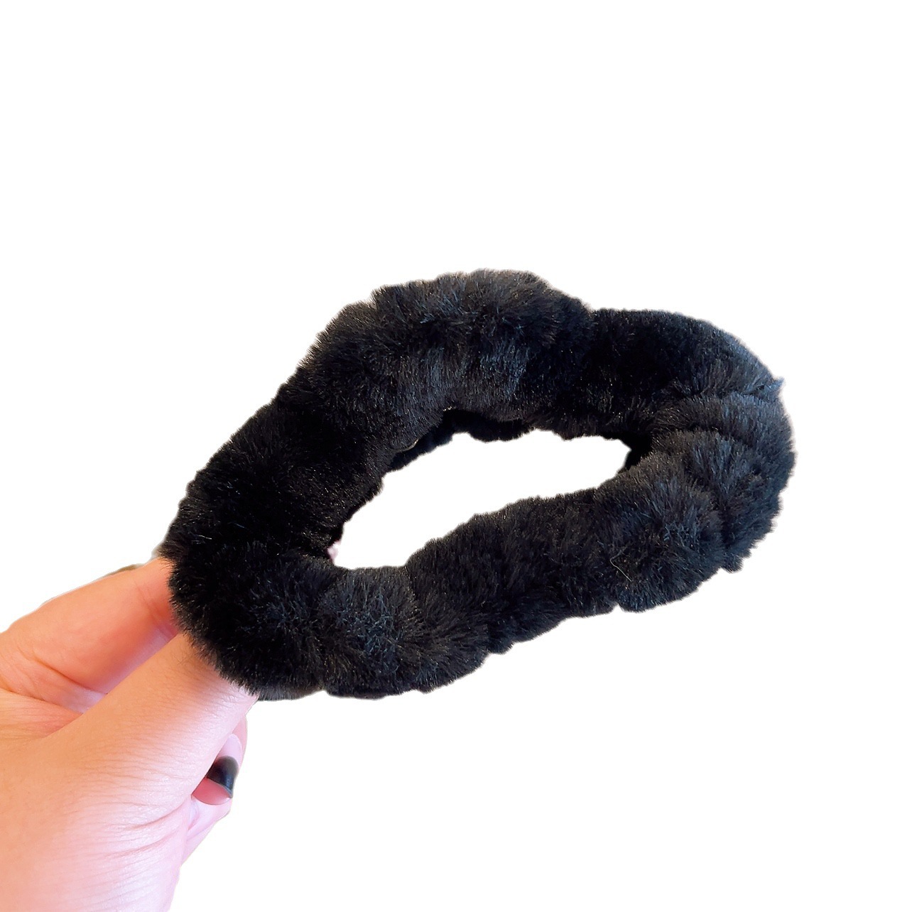 Black cloud plush miumiu hair clip Spring/Summer large retro fur grab clip women's high-end hair accessory shark clip Item Picture