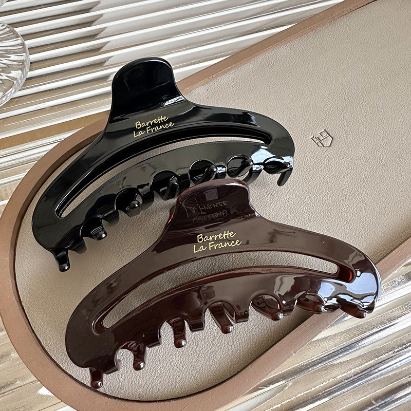 French hollowed-out acetate fashionable shark clip, high-end look, autumn and winter color, large quantity of hair clips and hair accessories for the back of the head Specification drawing