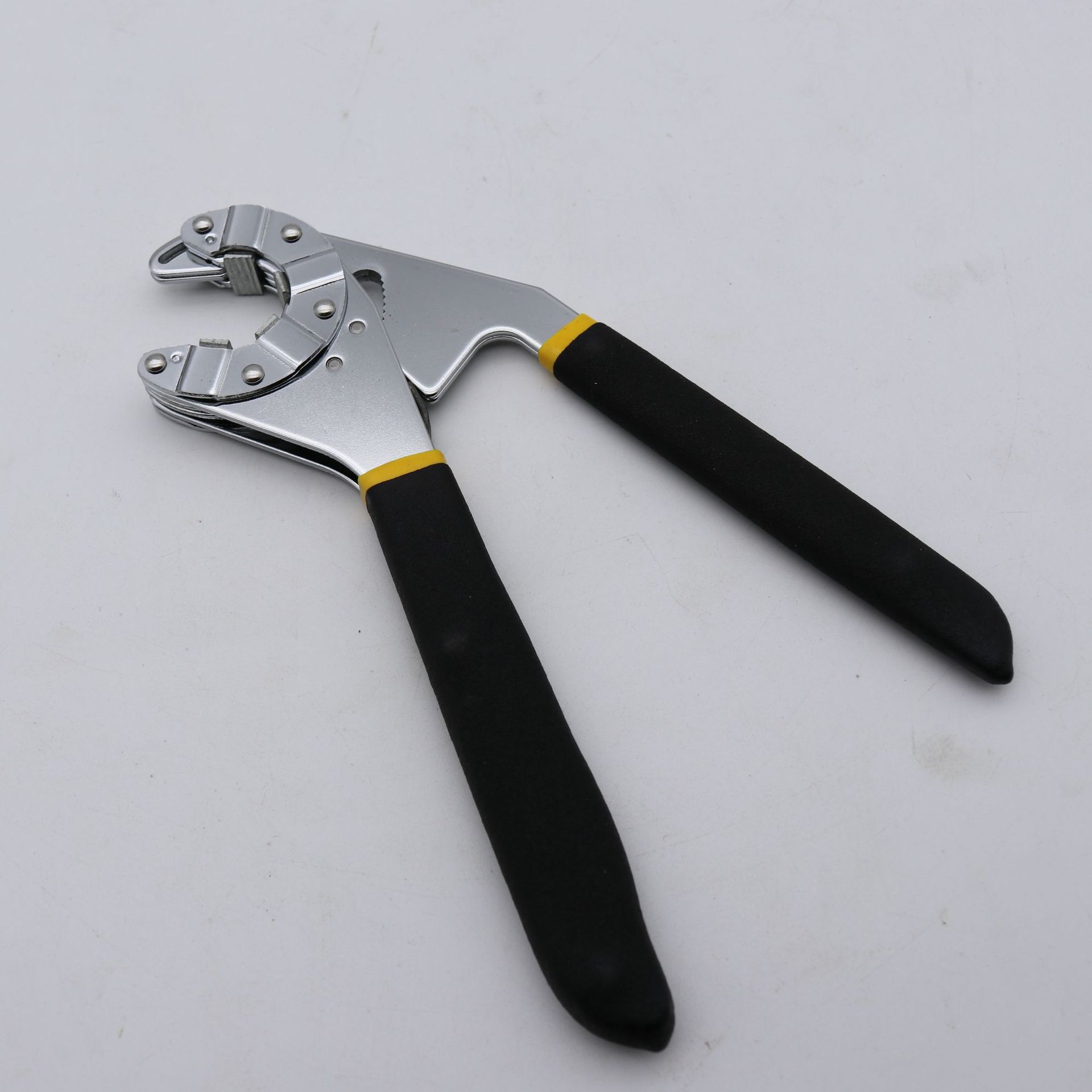 The Magic activity universal wrench can hold an external hexagon wrench, a multi-functional open-end wrench and a universal wrench details Picture