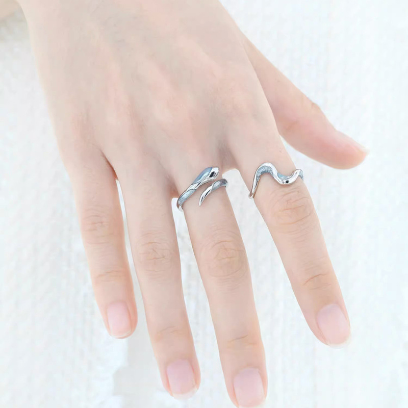 The Snake House Girl's exotic snake-shaped couple open ring is exquisite, simple, creative and features a unique geometric design full figure
