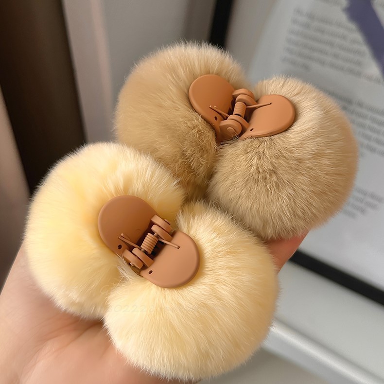 Cute furry hairpin, spring and summer style, high-end, medium-sized, semi-tied, small volume, furry shark clip hair accessory Application Scenario