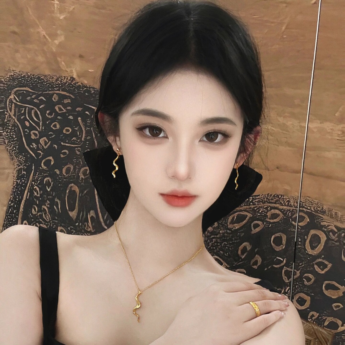 Black skirt hem bow hair clip, female back head coil spring clip, high-end large intestine hair band, Korean style, extra-large size Application Scenario