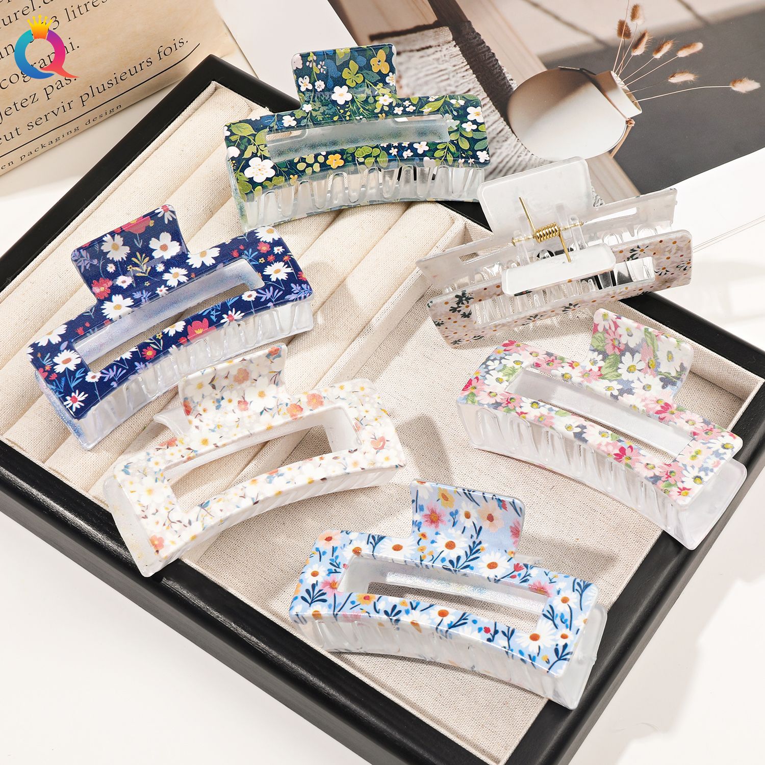 Wholesale of Qiyue's new fashionable UV-printed square grabber for women, European and American creative hair clips, and fresh shark clips full figure
