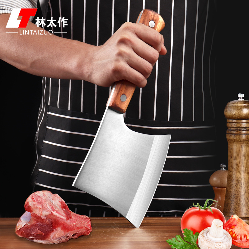Yangjiang kitchen knives are hand-forged and chopped bone axes. They are used by hotel chefs, stalls and shops. These large bone axes are easy to sharpen full figure