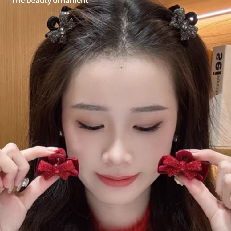Flocked rhinestone bow, small scratch-shaped hairpin for women, New Year red hair clip, niche hair accessory, high-end, small chanel-style side clip details Picture