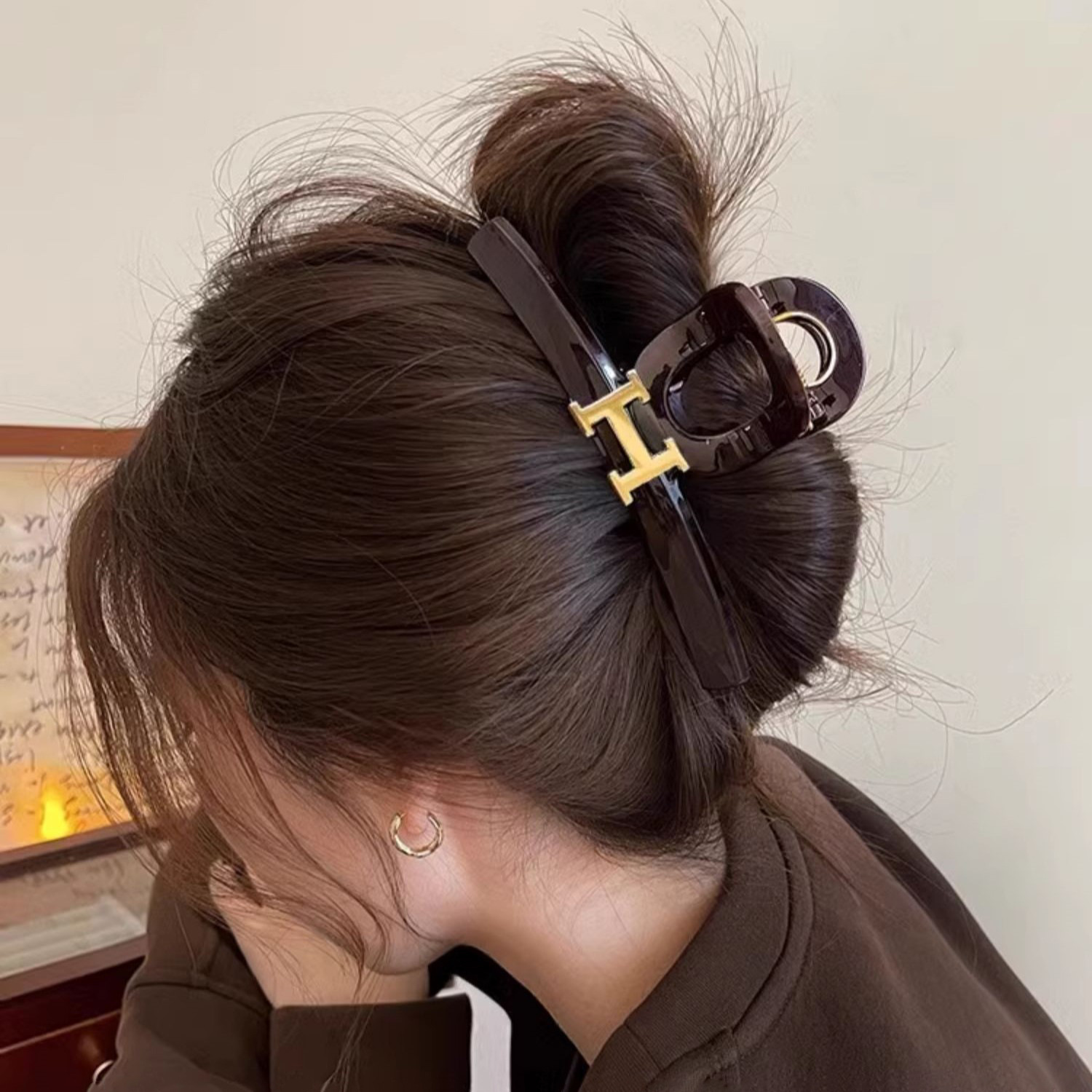 High-end large-sized hair clipper for women, 2025 new style, high-end feel hair clipper, large hair volume at the back of the head, shark clip hair accessory full figure