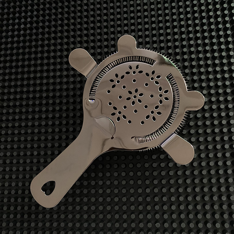304 stainless steel ice filter, plum blossom filter, multi-hole ice filter handle, perforated filter, bar supplies Application Scenario