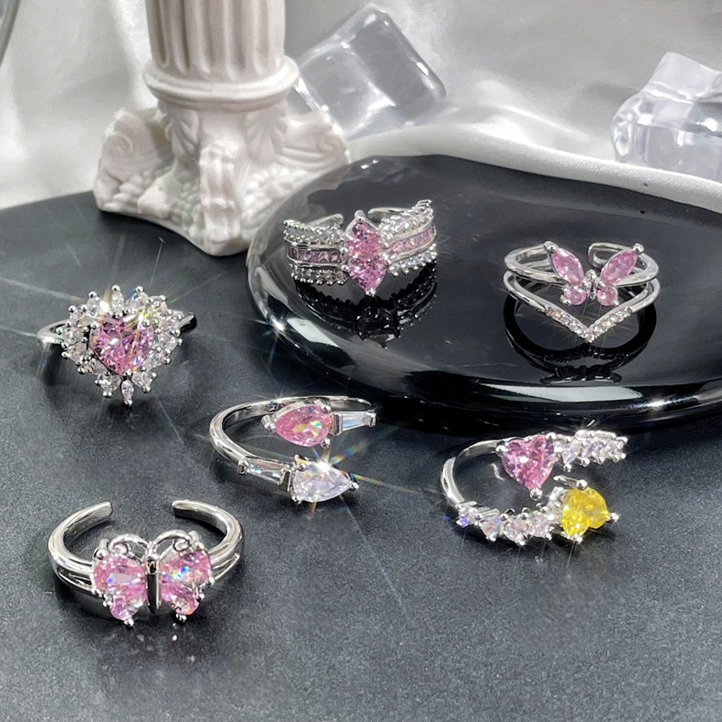 A light luxury and high-end pink diamond heart-shaped butterfly zirconia open ring, a sweet and cool style for women, versatile and fashionable index finger ring Specification drawing