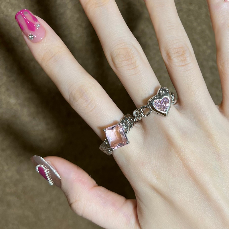 Sweet and cool style pink heart-shaped square diamond open ring, fashionable and elegant for women, light luxury and high-end sense, individual index finger ring details Picture