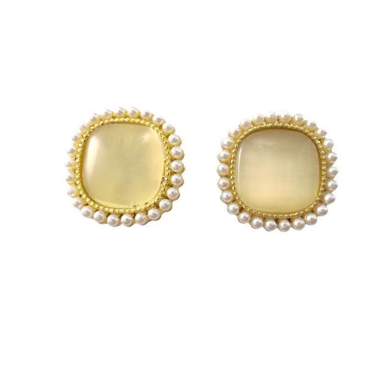 Pearl stud earrings for women, a light luxury and high-end look, grand cross-shaped earrings, elegant and versatile earrings for Internet celebrities, wholesale Item Picture