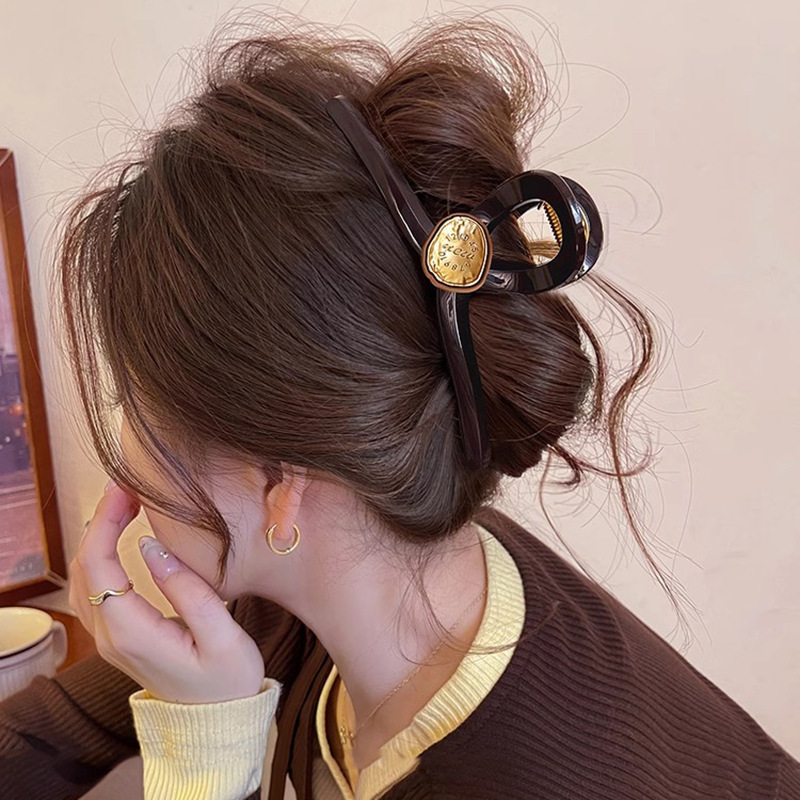 13cm acrylic large hair clip with a generous amount of hair and a high-end feel. Shark clip, matte clip, headwear, hair clip for the back of a woman's head Specification drawing