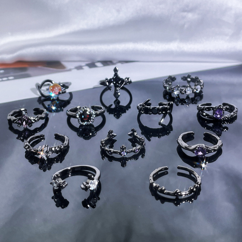 Saturn Dark, simple, sweet, cool and fashionable open ring for women on Instagram, cold style punk personality, exquisite stacked ring Application Scenario