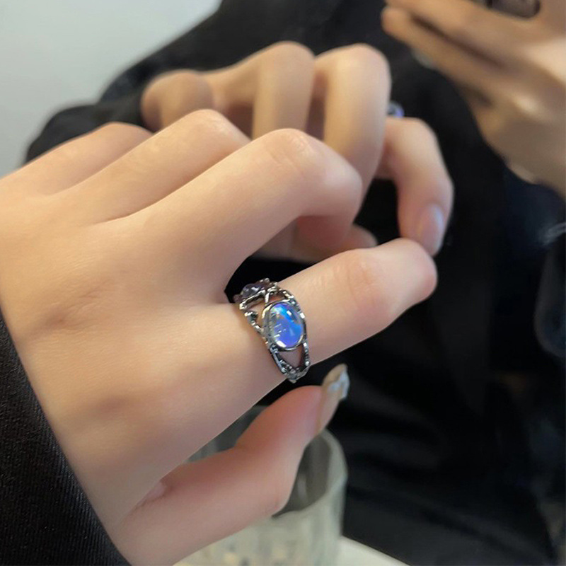 A light luxury and high-end heart-shaped opening ring, zircon, a niche sweet and cool personality, and an exquisite layered ring in a cold style on Instagram Application Scenario
