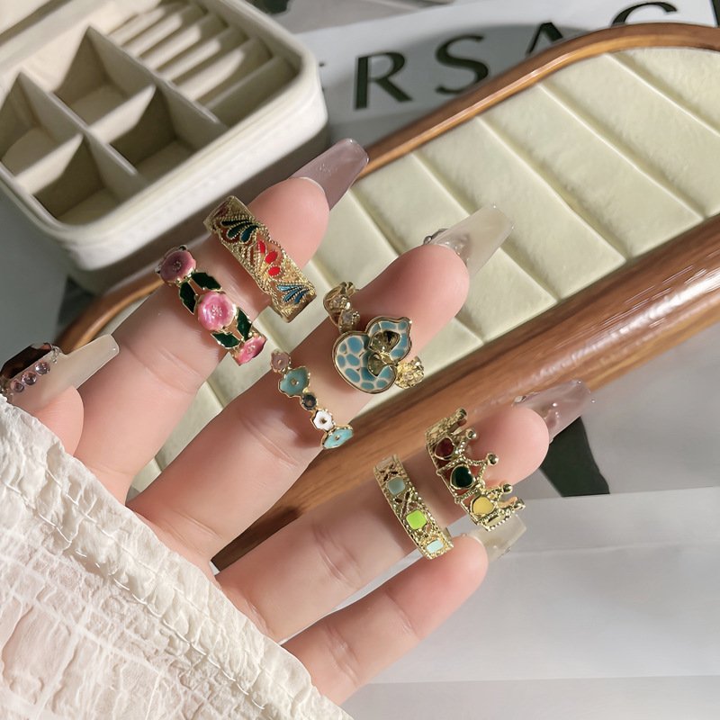 French gentle and light luxury flower enamel drop glaze open ring, sweet and cool gourd, high-end and exquisite layered ring Application Scenario