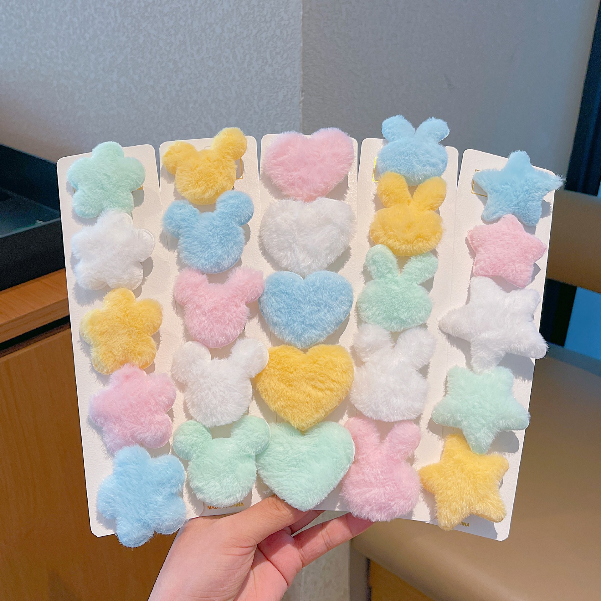 Autumn and winter hair clips, 1-yuan bulk goods, girls' hair clips, diy hair accessories, headwear, 1-yuan small commodities, hair clips, plush hair clips full figure