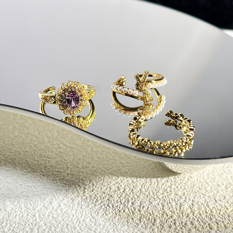 French high-end lace purple diamond light luxury open ring, female letter pearl, sweet and cool, cold style index finger ring Application Scenario
