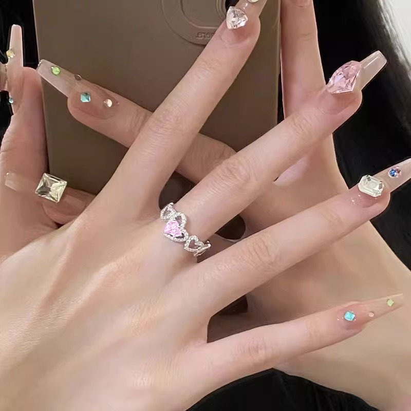 New sweet and cute girl pink diamond ring for women, light luxury, unique adjustable, fashionable and individual, versatile open ring Application Scenario